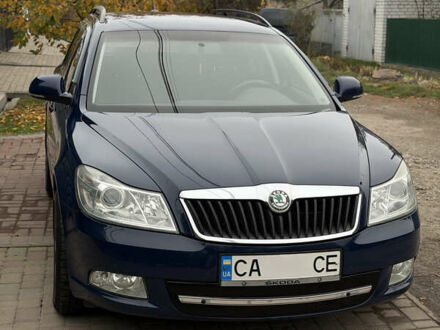 Синий Шкода Октавия, объемом двигателя 1.6 л и пробегом 287 тыс. км за 8500 $, фото 1 на Automoto.ua