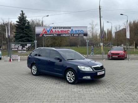 Синий Шкода Октавия, объемом двигателя 1.6 л и пробегом 196 тыс. км за 7400 $, фото 1 на Automoto.ua