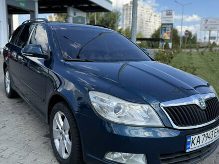Синий Шкода Октавия, объемом двигателя 1.8 л и пробегом 247 тыс. км за 8100 $, фото 1 на Automoto.ua