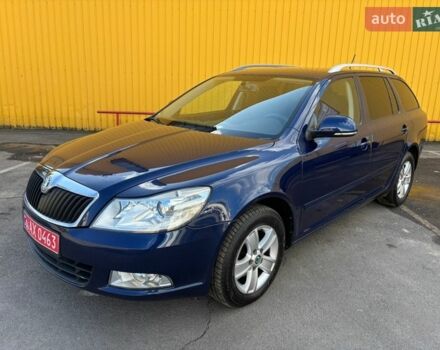 Синий Шкода Октавия, объемом двигателя 1.6 л и пробегом 220 тыс. км за 8400 $, фото 1 на Automoto.ua