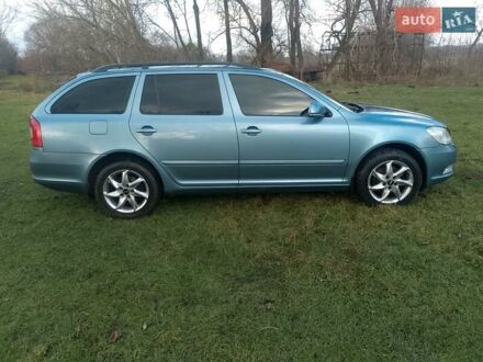 Синий Шкода Октавия, объемом двигателя 2 л и пробегом 299 тыс. км за 7800 $, фото 1 на Automoto.ua