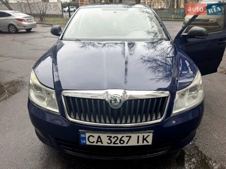 Шкода Октавія 2011 у Черкасах на Automoto.ua Синій Шкода Октавія, об'ємом двигуна 1.6 л та пробігом 210 тис. км за 8800 $, фото 1 на Automoto.ua