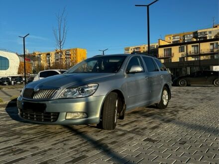 Синий Шкода Октавия, объемом двигателя 1.2 л и пробегом 225 тыс. км за 6300 $, фото 1 на Automoto.ua