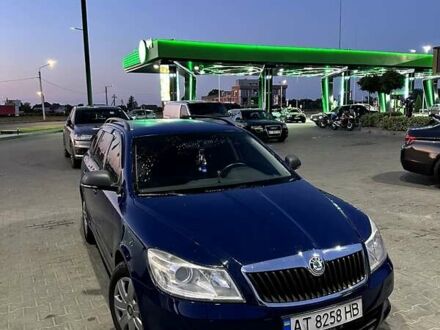 Шкода Октавія 2012 у Івано-Франківську на Automoto.ua Синій Шкода Октавія, об'ємом двигуна 1.97 л та пробігом 225 тис. км за 7400 $, фото 1 на Automoto.ua