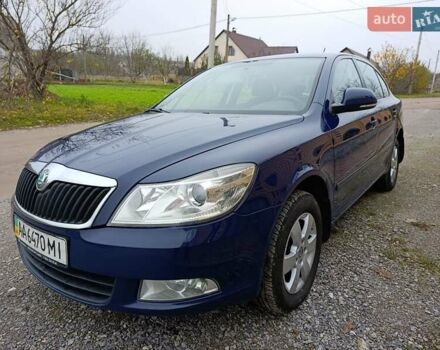 Синий Шкода Октавия, объемом двигателя 1.6 л и пробегом 216 тыс. км за 8300 $, фото 1 на Automoto.ua