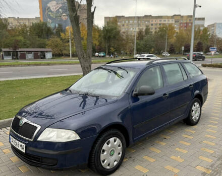 Синий Шкода Октавия, объемом двигателя 1.6 л и пробегом 258 тыс. км за 5600 $, фото 1 на Automoto.ua