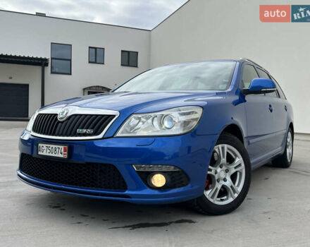 Синий Шкода Октавия, объемом двигателя 2 л и пробегом 204 тыс. км за 12650 $, фото 1 на Automoto.ua