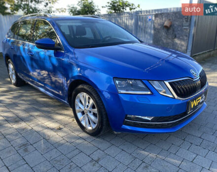 Синий Шкода Октавия, объемом двигателя 1.6 л и пробегом 210 тыс. км за 13300 $, фото 1 на Automoto.ua