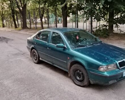 Зеленый Шкода Октавия, объемом двигателя 1.6 л и пробегом 260 тыс. км за 3200 $, фото 2 на Automoto.ua