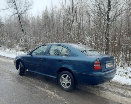 Зеленый Шкода Октавия, объемом двигателя 1.8 л и пробегом 360 тыс. км за 2400 $, фото 3 на Automoto.ua