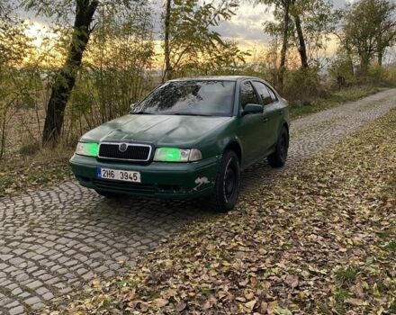 Зелений Шкода Октавія, об'ємом двигуна 1.6 л та пробігом 319 тис. км за 1000 $, фото 1 на Automoto.ua