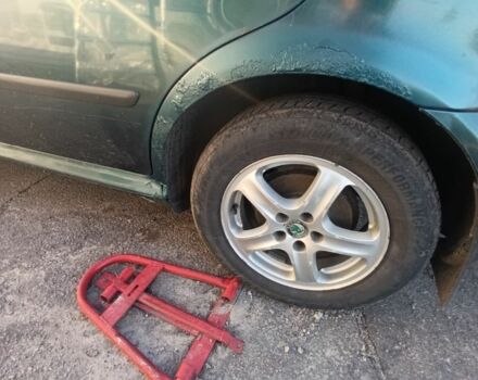 Зеленый Шкода Октавия, объемом двигателя 1.9 л и пробегом 425 тыс. км за 2600 $, фото 5 на Automoto.ua