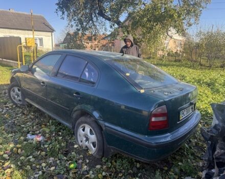 Зеленый Шкода Октавия, объемом двигателя 1.6 л и пробегом 300 тыс. км за 1450 $, фото 1 на Automoto.ua