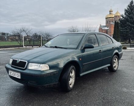 Зеленый Шкода Октавия, объемом двигателя 1.6 л и пробегом 260 тыс. км за 3750 $, фото 1 на Automoto.ua