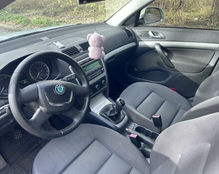 Зелений Шкода Октавія, об'ємом двигуна 1.6 л та пробігом 160 тис. км за 8000 $, фото 6 на Automoto.ua