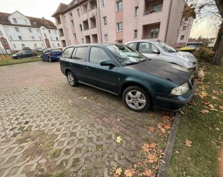 Зеленый Шкода Октавия, объемом двигателя 1.9 л и пробегом 400 тыс. км за 2600 $, фото 2 на Automoto.ua