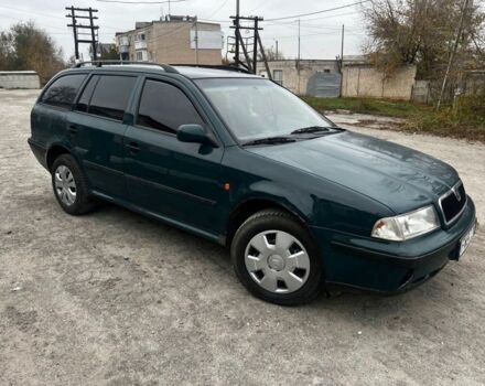 Зеленый Шкода Октавия, объемом двигателя 1.9 л и пробегом 376 тыс. км за 2500 $, фото 1 на Automoto.ua