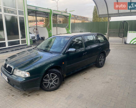 Зеленый Шкода Октавия, объемом двигателя 1.6 л и пробегом 500 тыс. км за 2200 $, фото 3 на Automoto.ua