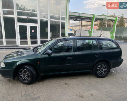 Зеленый Шкода Октавия, объемом двигателя 1.6 л и пробегом 500 тыс. км за 2200 $, фото 2 на Automoto.ua