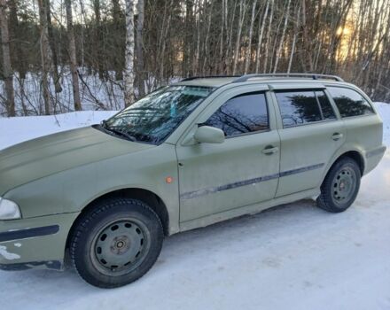 Зеленый Шкода Октавия, объемом двигателя 1.9 л и пробегом 447 тыс. км за 1300 $, фото 1 на Automoto.ua