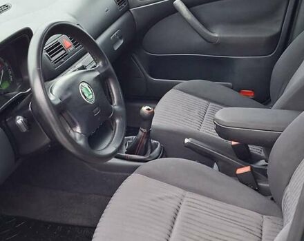 Зелений Шкода Октавія, об'ємом двигуна 2 л та пробігом 250 тис. км за 3800 $, фото 13 на Automoto.ua