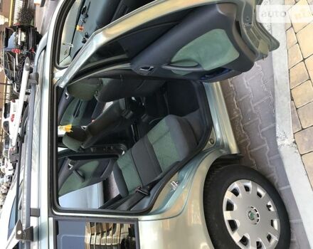 Зелений Шкода Октавія, об'ємом двигуна 1.6 л та пробігом 256 тис. км за 5400 $, фото 6 на Automoto.ua