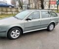 Зеленый Шкода Октавия, объемом двигателя 1.6 л и пробегом 253 тыс. км за 4500 $, фото 1 на Automoto.ua