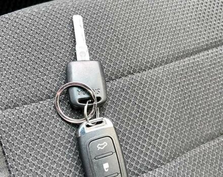 Зеленый Шкода Октавия, объемом двигателя 1.6 л и пробегом 218 тыс. км за 4300 $, фото 25 на Automoto.ua