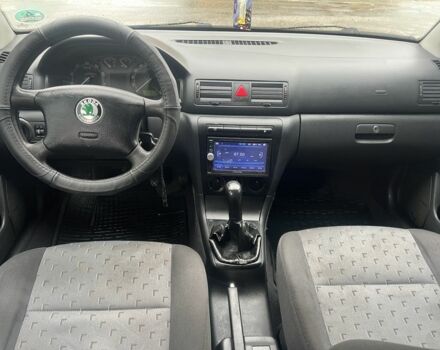 Зелений Шкода Октавія, об'ємом двигуна 2 л та пробігом 341 тис. км за 3950 $, фото 7 на Automoto.ua