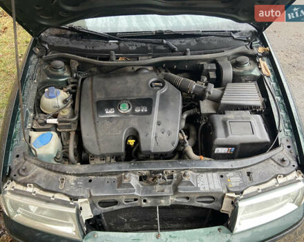 Зеленый Шкода Октавия, объемом двигателя 1.6 л и пробегом 275 тыс. км за 4500 $, фото 7 на Automoto.ua