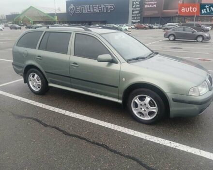 Зеленый Шкода Октавия, объемом двигателя 1.6 л и пробегом 273 тыс. км за 5300 $, фото 2 на Automoto.ua