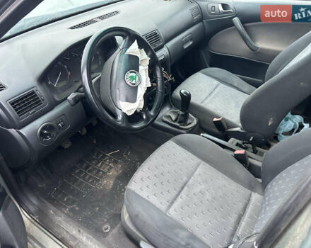 Зелений Шкода Октавія, об'ємом двигуна 2 л та пробігом 175 тис. км за 1600 $, фото 4 на Automoto.ua