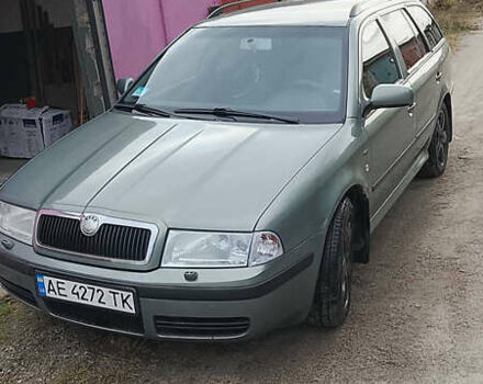 Зеленый Шкода Октавия, объемом двигателя 1.8 л и пробегом 286 тыс. км за 4800 $, фото 2 на Automoto.ua