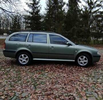 Зеленый Шкода Октавия, объемом двигателя 1.6 л и пробегом 292 тыс. км за 4200 $, фото 1 на Automoto.ua