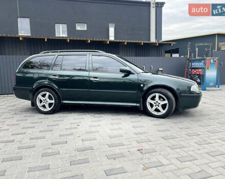 Зеленый Шкода Октавия, объемом двигателя 1.6 л и пробегом 331 тыс. км за 3650 $, фото 2 на Automoto.ua