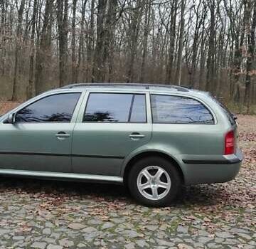 Зеленый Шкода Октавия, объемом двигателя 1.6 л и пробегом 292 тыс. км за 4200 $, фото 4 на Automoto.ua