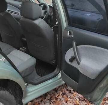 Зеленый Шкода Октавия, объемом двигателя 1.6 л и пробегом 292 тыс. км за 4200 $, фото 11 на Automoto.ua