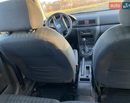 Зелений Шкода Октавія, об'ємом двигуна 1.6 л та пробігом 260 тис. км за 4799 $, фото 8 на Automoto.ua