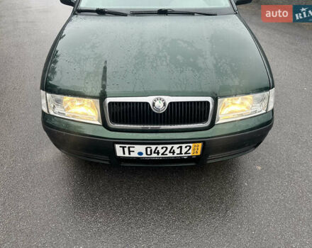 Зеленый Шкода Октавия, объемом двигателя 1.6 л и пробегом 208 тыс. км за 4650 $, фото 16 на Automoto.ua