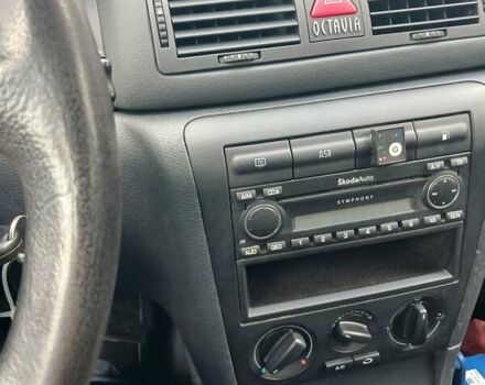 Зелений Шкода Октавія, об'ємом двигуна 1.6 л та пробігом 208 тис. км за 5100 $, фото 5 на Automoto.ua