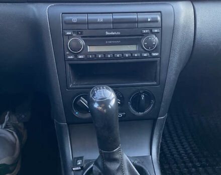 Зелений Шкода Октавія, об'ємом двигуна 1.6 л та пробігом 260 тис. км за 4799 $, фото 14 на Automoto.ua