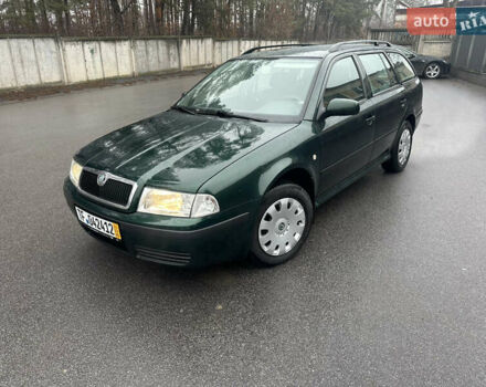 Зеленый Шкода Октавия, объемом двигателя 1.6 л и пробегом 208 тыс. км за 4650 $, фото 1 на Automoto.ua