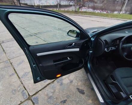 Зелений Шкода Октавія, об'ємом двигуна 1.6 л та пробігом 252 тис. км за 6550 $, фото 21 на Automoto.ua