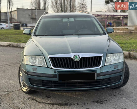 Зелений Шкода Октавія, об'ємом двигуна 2 л та пробігом 250 тис. км за 4499 $, фото 1 на Automoto.ua