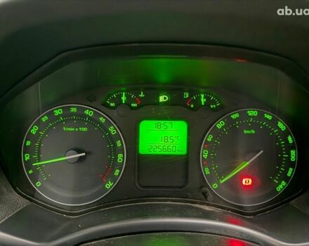 Зелений Шкода Октавія, об'ємом двигуна 1.6 л та пробігом 225 тис. км за 5390 $, фото 10 на Automoto.ua