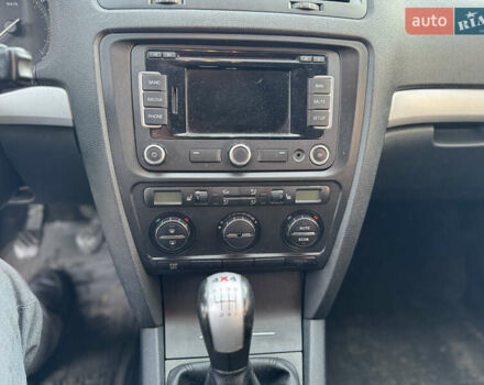 Зелений Шкода Октавія, об'ємом двигуна 2 л та пробігом 250 тис. км за 4499 $, фото 16 на Automoto.ua