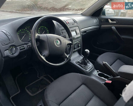 Зелений Шкода Октавія, об'ємом двигуна 1.6 л та пробігом 230 тис. км за 4600 $, фото 4 на Automoto.ua