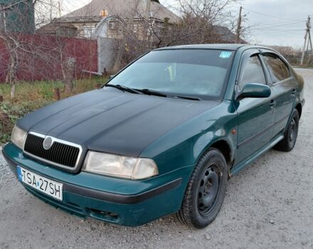 Зеленый Шкода Октавия, объемом двигателя 1.6 л и пробегом 300 тыс. км за 1550 $, фото 2 на Automoto.ua