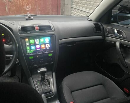 Зелений Шкода Октавія, об'ємом двигуна 2 л та пробігом 290 тис. км за 3500 $, фото 4 на Automoto.ua