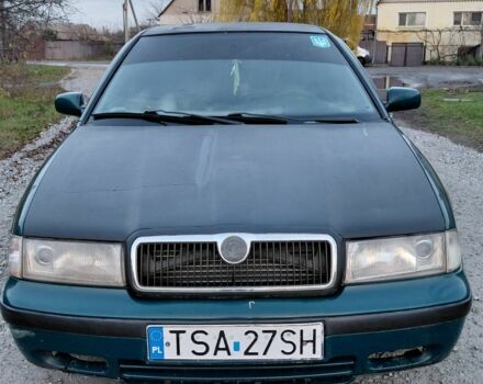 Зеленый Шкода Октавия, объемом двигателя 1.6 л и пробегом 300 тыс. км за 1550 $, фото 1 на Automoto.ua